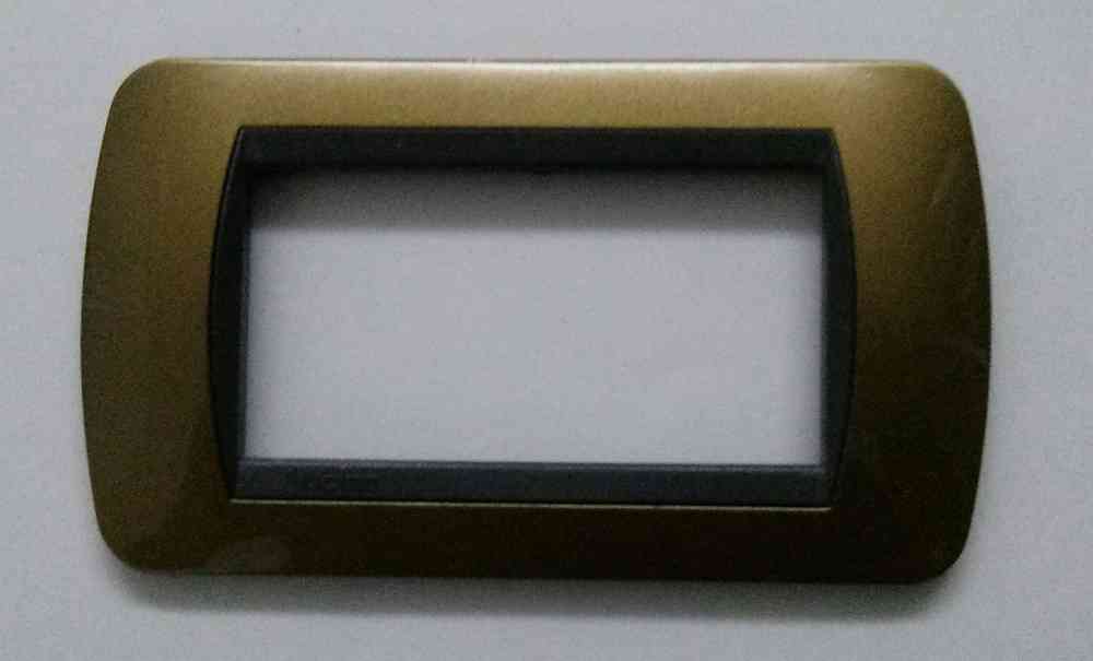[L4803AT] PLACA LIVING AMARANTO METALICO. 3 MOD.
