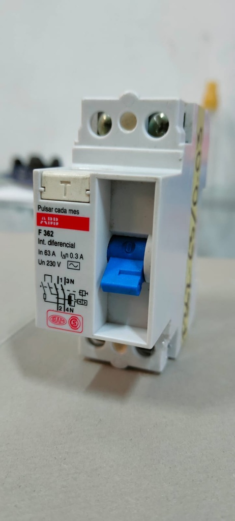 [F362/63-0.30] MINI INT. 4x30 AMP 30mA DIFERENCIAL F360