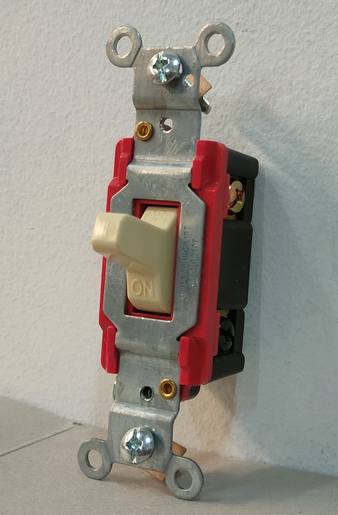 [26225] INT. SENC. 20 AMP 120/277V NARANJA