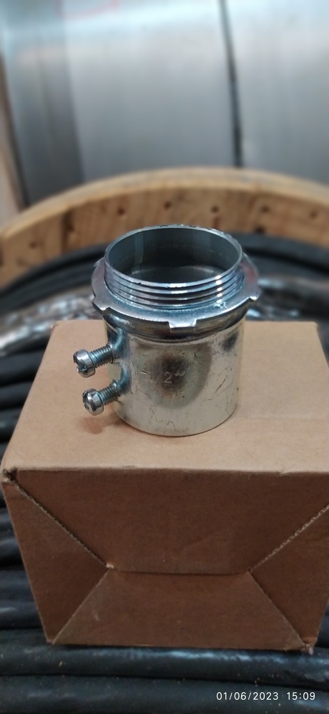 [AEMT112AI] ADAPTADOR EMT DE 1-1/2" ACERO