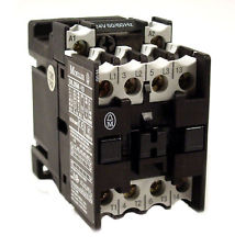 [DIL00M-10] CONTACTOR TRIP. 9 AMP P/PAL 220 V