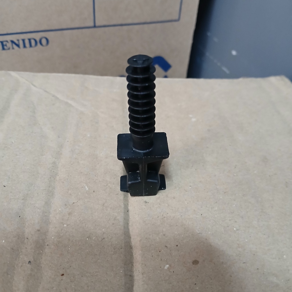 TORNILLO CHAZO DISTANCIADOR U63X